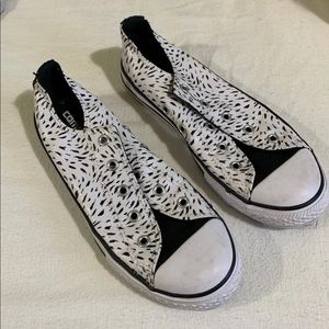 CONVERSE GIRL’s SNEAKERS, Size 2.5